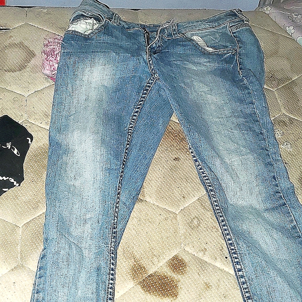 I'm selling jeans